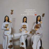Bộ tượng 3 cô gái Áo dài hoa sen trắng ngồi đánh nhạc cụ Việt Nam