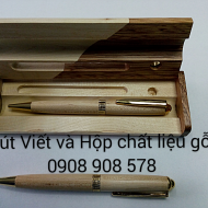 Bút gỗ khăc chữ
