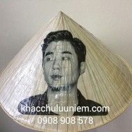 In hình oppa chân dung trên nón lá Việt