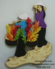 Magnet gỗ hình cô gái Miss Viêt Nam gánh hoa